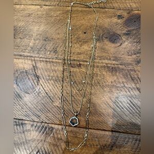 Kendra Scott necklace